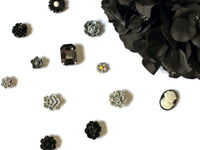 Black and Gray Flower Magnet Set